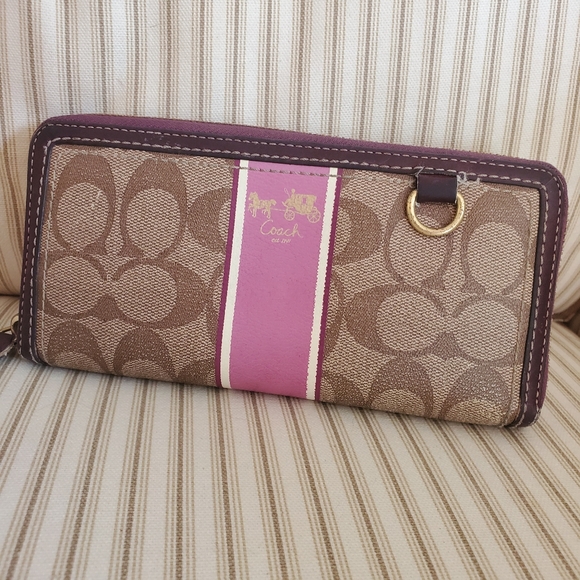 Coach Accordion Zip Wallet - Picture 1 of 6